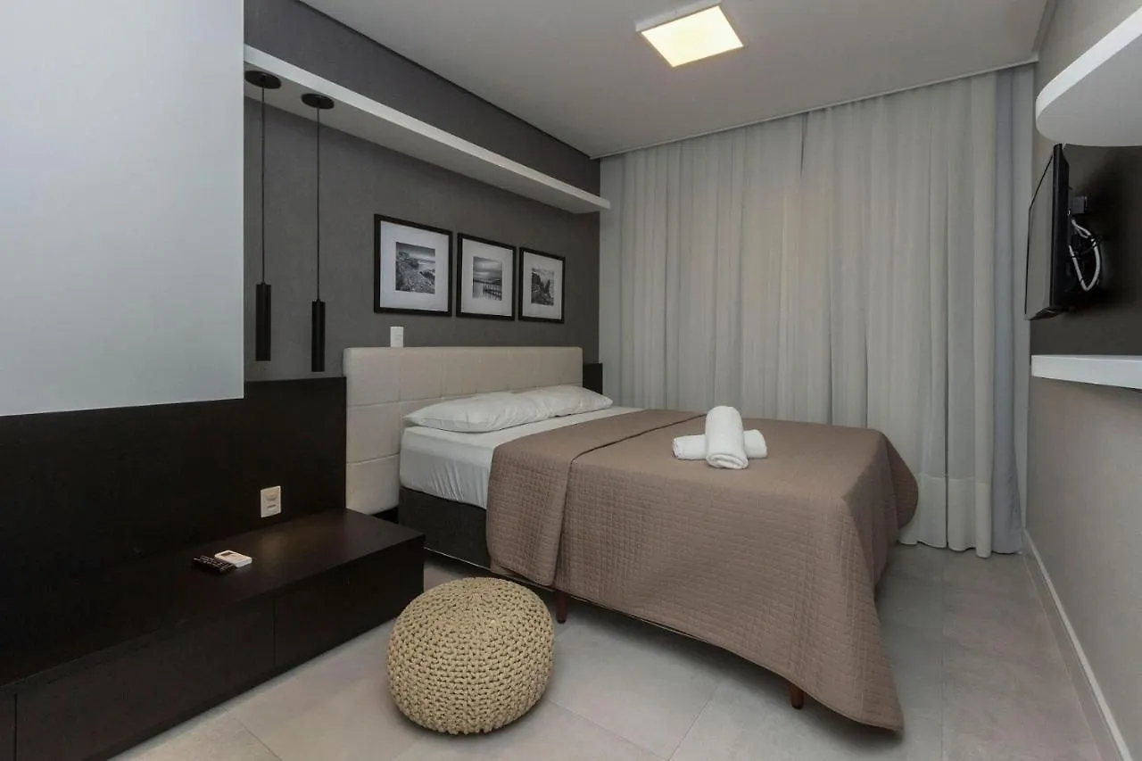 Porto Madero 301 - Apartamento Moderno Em Condominio Com Piscina E Academia No Rooftop No Centro De Bombinhas. 0*, 邦比尼亚斯 巴西