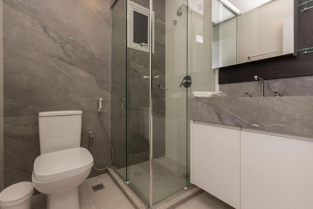Porto Madero 301 - Apartamento Moderno Em Condominio Com Piscina E Academia No Rooftop No Centro De Bombinhas. 0*, 邦比尼亚斯